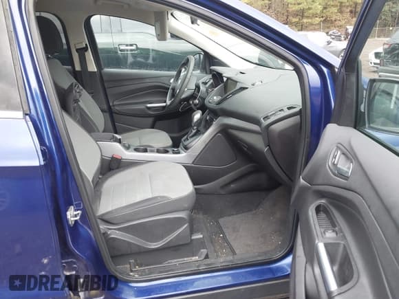 ✅ 2014 Ford Escape SE • VIN: 1FMCU0G92EUC27482 • Lot: 43557743. Wystawiony na IAAI z przebiegiem 38 571 mil. Bezpłatny archiwum sprzedaży aukcyjnych z USA i szczegółowy raport historii pojazdu na DreamBid. Zdjęcie 5.