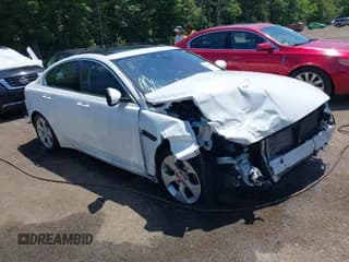 ✅ 2018 Jaguar XE 25t • VIN: SAJAR4FX8JCP38409 • Лот: 42513240. Опубликован ранее на IAAI с пробегом 61 516 миль. Бесплатный доступ к архиву аукционных продаж из США и подробный отчёт об истории автомобиля на DreamBid. Изображение 1.