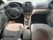 ✅ 2009 Kia Spectra EX • VIN: KNAFE221595645852 • Лот: 81437375. Опубликован ранее на Copart с пробегом 207 884 миль. Бесплатный доступ к архиву аукционных продаж из США и подробный отчёт об истории автомобиля на DreamBid. Изображение 8.