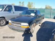 ✅ 2002 Chevrolet S-10 LS • VIN: 1GCCS145728123804 • Лот: 43373032. Опубликован ранее на IAAI с пробегом 234 298 миль. Бесплатный доступ к архиву аукционных продаж из США и подробный отчёт об истории автомобиля на DreamBid. Изображение 2.