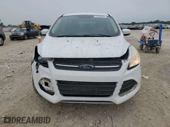 ✅ 2016 Ford Escape SE • VIN: 1FMCU9GX5GUA68981 • Lot: 71849885. Wystawiony na Copart z przebiegiem 96 810 mil. Bezpłatny archiwum sprzedaży aukcyjnych z USA i szczegółowy raport historii pojazdu na DreamBid. Zdjęcie 5.