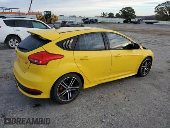 ✅ 2017 Ford Focus ST • VIN: 1FADP3L98HL249896 • Lot: 90083795. Listed on Copart with 64,289 mi. Free auction sales archive from the USA and detailed vehicle history report at DreamBid. Image 3.