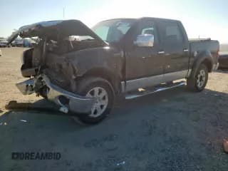 ✅ 2006 Lincoln Mark LT • VIN: 5LTPW18526FJ11221 • Lot: 85880715. Wystawiony na Copart z przebiegiem 306 795 mil. Bezpłatny archiwum sprzedaży aukcyjnych z USA i szczegółowy raport historii pojazdu na DreamBid. Zdjęcie 1.