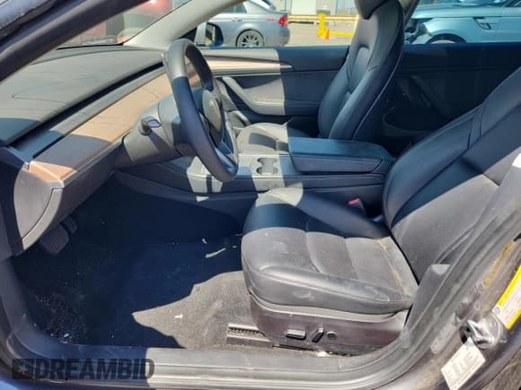 ✅ 2022 Tesla Model 3 Long Range • VIN: 5YJ3E1EB9NF243569 • Lot: 70670055. Wystawiony na Copart z przebiegiem Nie podano. Bezpłatny archiwum sprzedaży aukcyjnych z USA i szczegółowy raport historii pojazdu na DreamBid. Zdjęcie 7.