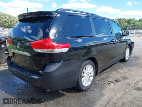 ✅ 2013 Toyota Sienna XLE • VIN: 5TDDK3DC4DS052185 • Lot: 42340344. Listed on IAAI with 194,246 mi. Free auction sales archive from the USA and detailed vehicle history report at DreamBid. Image 4.