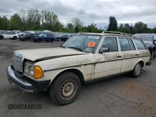 ✅ 1982 Mercedes-Benz 300 • VIN: WDBAB93A8CN011633 • Lot: 58370415. Wystawiony na Copart z przebiegiem 404 641 mil. Bezpłatny archiwum sprzedaży aukcyjnych z USA i szczegółowy raport historii pojazdu na DreamBid. Zdjęcie 1.