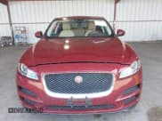 ✅ 2017 Jaguar F-Pace 35t • VIN: SADCS2BVXHA065444 • Lot: 42441965. Wystawiony na IAAI z przebiegiem 52 893 mil. Bezpłatny archiwum sprzedaży aukcyjnych z USA i szczegółowy raport historii pojazdu na DreamBid. Zdjęcie 12.