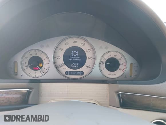 ✅ 2005 Mercedes-Benz E 320 • VIN: WDBUF65J55A614398 • Lot: 43805220. Wystawiony na IAAI z przebiegiem 337 883 mil. Bezpłatny archiwum sprzedaży aukcyjnych z USA i szczegółowy raport historii pojazdu na DreamBid. Zdjęcie 7.