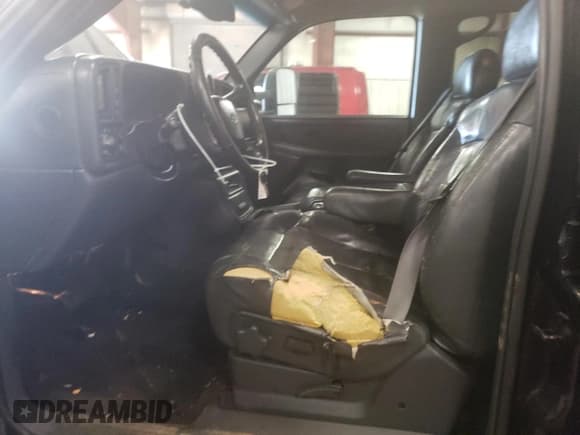 ✅ 2001 Chevrolet Silverado 2500HD • VIN: 1GCHK23121F152745 • Lot: 86510024. Wystawiony na Copart z przebiegiem 329 150 mil. Bezpłatny archiwum sprzedaży aukcyjnych z USA i szczegółowy raport historii pojazdu na DreamBid. Zdjęcie 7.