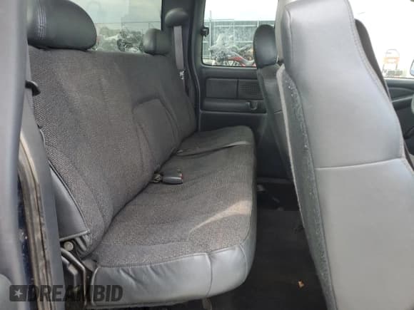 ✅ 2002 Chevrolet Silverado 1500 LS • VIN: 2GCEC19W721337556 • Lot: 87040365. Listed on Copart with 258,112 mi. Free auction sales archive from the USA and detailed vehicle history report at DreamBid. Image 10.