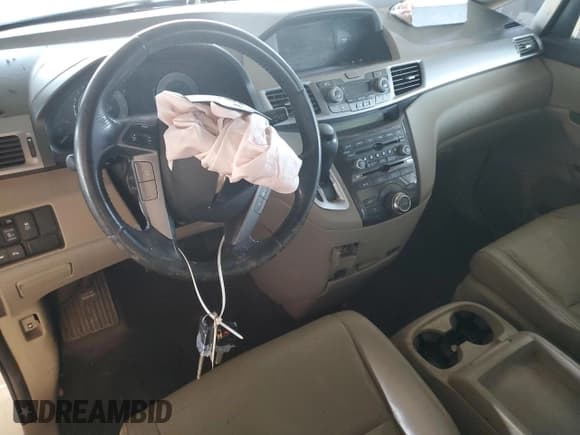 ✅ 2011 Honda Odyssey Touring • VIN: 5FNRL5H90BB029226 • Lot: 84238665. Listed on Copart with Not provided. Free auction sales archive from the USA and detailed vehicle history report at DreamBid. Image 8.