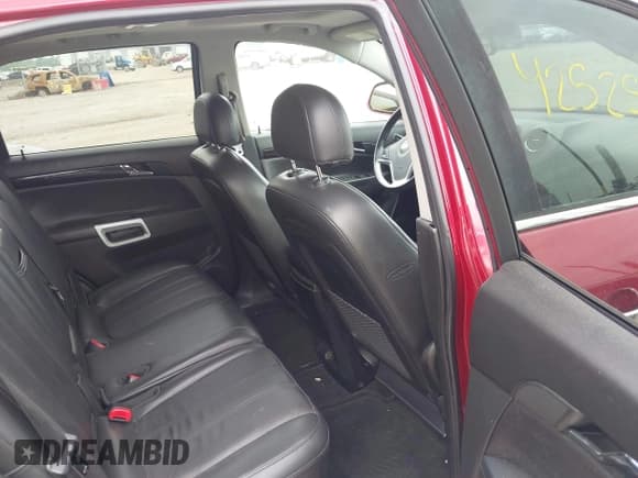 ✅ 2014 Chevrolet Captiva Sport LT • VIN: 3GNAL3EK7ES596688 • Lot: 42525878. Wystawiony na IAAI z przebiegiem 101 841 mil. Bezpłatny archiwum sprzedaży aukcyjnych z USA i szczegółowy raport historii pojazdu na DreamBid. Zdjęcie 8.