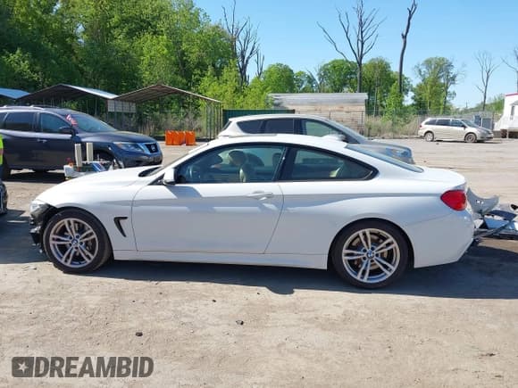 ✅ 2014 BMW 4 Series 435i • VIN: WBA3R1C51EK192103 • Lot: 42127351. Wystawiony na IAAI z przebiegiem 99 023 mil. Bezpłatny archiwum sprzedaży aukcyjnych z USA i szczegółowy raport historii pojazdu na DreamBid. Zdjęcie 14.