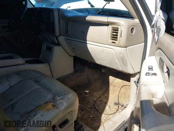 ✅ 2001 Chevrolet Suburban LT • VIN: 3GNEC16T61G251162 • Лот: 43490849. Опубликован ранее на IAAI с пробегом 240 075 миль. Бесплатный доступ к архиву аукционных продаж из США и подробный отчёт об истории автомобиля на DreamBid. Изображение 5.