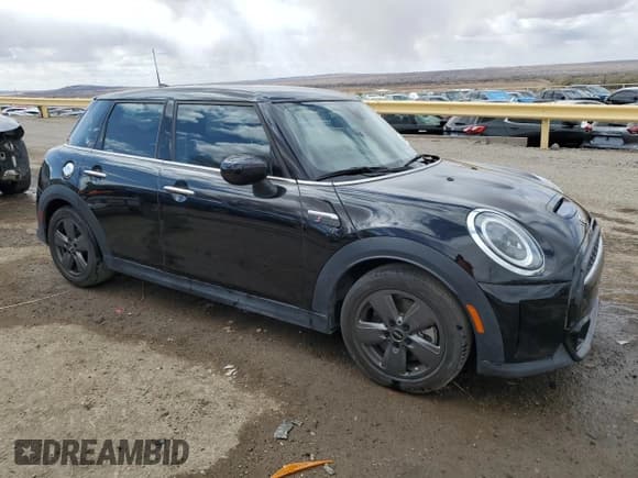 ✅ 2022 MINI Hardtop 4 Door Cooper S • VIN: WMW53DK04N2R07019 • Lot: 47933775. Listed on Copart with 38,899 mi. Free auction sales archive from the USA and detailed vehicle history report at DreamBid. Image 4.