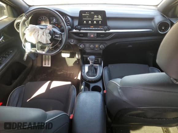 ✅ 2020 Kia Forte GT-Line • VIN: 3KPF34AD5LE170876 • Lot: 91472675. Listed on Copart with 87,324 mi. Free auction sales archive from the USA and detailed vehicle history report at DreamBid. Image 8.