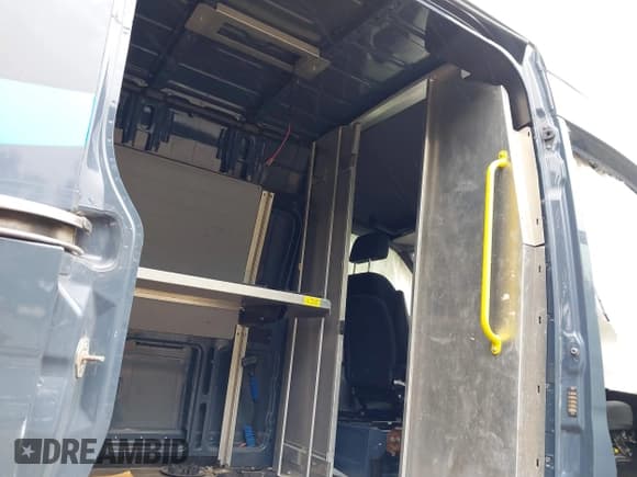 ✅ 2019 Mercedes-Benz Sprinter Cargo • VIN: WD4PF0CDXKT004771 • Lot: 43133016. Listed on IAAI with 2 mi. Free auction sales archive from the USA and detailed vehicle history report at DreamBid. Image 8.