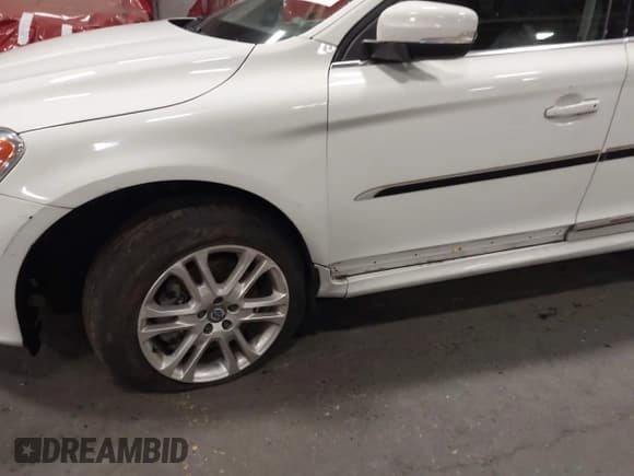 ✅ 2016 Volvo XC60 T5 Premier • VIN: YV4612RK4G2786016 • Lot: 42455395. Wystawiony na IAAI z przebiegiem 74 986 mil. Bezpłatny archiwum sprzedaży aukcyjnych z USA i szczegółowy raport historii pojazdu na DreamBid. Zdjęcie 6.