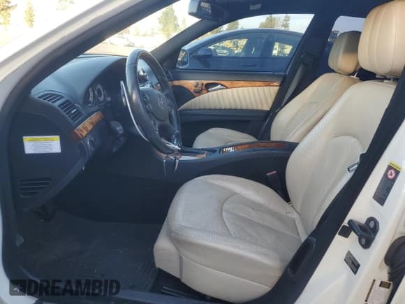 ✅ 2009 Mercedes-Benz E 550 • VIN: WDBUF72XX9B437250 • Lot: 90713665. Listed on Copart with 215,061 mi. Free auction sales archive from the USA and detailed vehicle history report at DreamBid. Image 7.