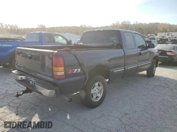 ✅ 2001 Chevrolet Silverado 1500 LS • VIN: 2GCEK19T811364868 • Лот: 77814224. Опубликован ранее на Copart с пробегом Не указан. Бесплатный доступ к архиву аукционных продаж из США и подробный отчёт об истории автомобиля на DreamBid. Изображение 3.