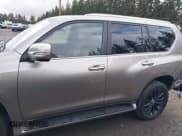 ✅ 2023 Lexus GX 460 Luxury • VIN: JTJGM7BX3P5349489 • Лот: 41621952. Опубликован ранее на IAAI с пробегом 31 932 миль. Бесплатный доступ к архиву аукционных продаж из США и подробный отчёт об истории автомобиля на DreamBid. Изображение 14.