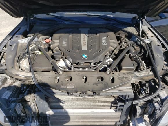 ✅ 2014 BMW 7 Series ALPINA B7 • VIN: WBAYE8C55ED134395 • Lot: 85559645. Listed on Copart with 74,601 mi. Free auction sales archive from the USA and detailed vehicle history report at DreamBid. Image 11.