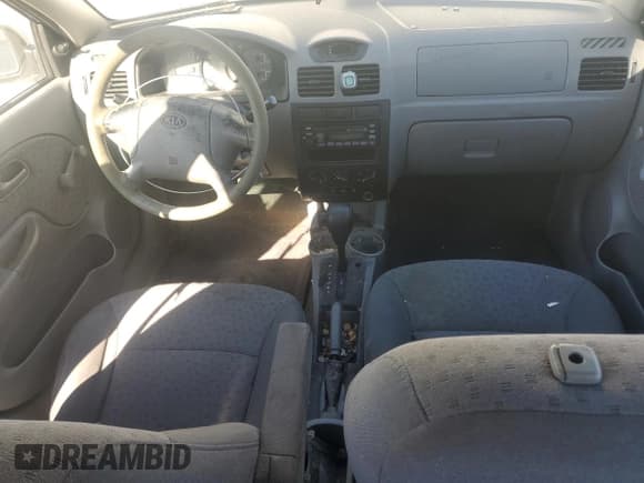 ✅ 2004 Kia Rio • VIN: KNADC165646193322 • Лот: 44667955. Опубликован ранее на Copart с пробегом 174 387 миль. Бесплатный доступ к архиву аукционных продаж из США и подробный отчёт об истории автомобиля на DreamBid. Изображение 8.