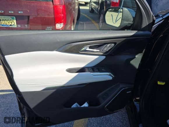 2025 Chevrolet Traverse AWD High Country с VIN 1GNEVKRS6SJ176899, выставлен на аукционе IAAI как лот 43610346 с пробегом 18 060 миль миль и . История ставок и продаж доступна на DreamBid. Изображение 9.