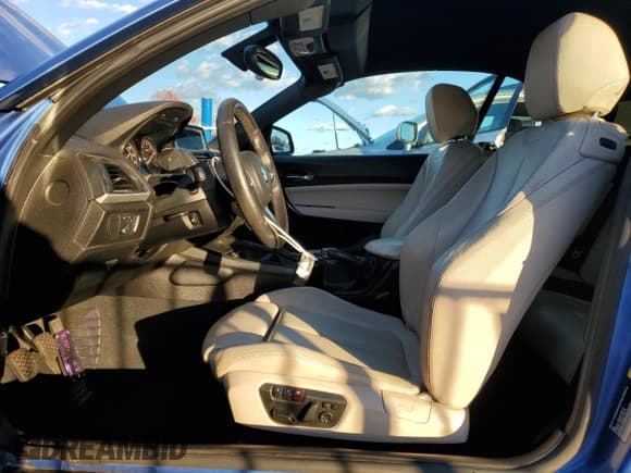 ✅ 2015 BMW 2 Series M235i • VIN: WBA1M1C57FVZ99540 • Lot: 91253415. Wystawiony na Copart z przebiegiem 106 833 mil. Bezpłatny archiwum sprzedaży aukcyjnych z USA i szczegółowy raport historii pojazdu na DreamBid. Zdjęcie 7.