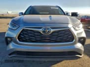 ✅ 2022 Toyota Highlander Hybrid Limited • VIN: 5TDYARAH2NS012969 • Лот: 96096815. Опубликован ранее на Copart с пробегом 107 974 миль. Бесплатный доступ к архиву аукционных продаж из США и подробный отчёт об истории автомобиля на DreamBid. Изображение 5.