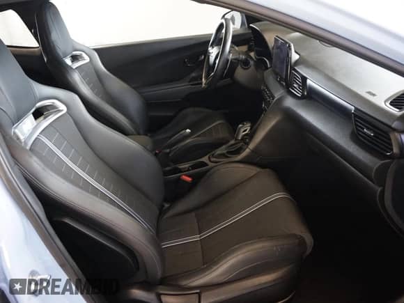 2021 Hyundai Veloster z VIN KMHT36AH6MU009517, wystawiony jako Copart lot #80048374 z przebiegiem 19 149 mil mil oraz Szkoda całkowita • Salvage title. Historia ofert i sprzedaży dostępna na DreamBid. Obrazek 5.