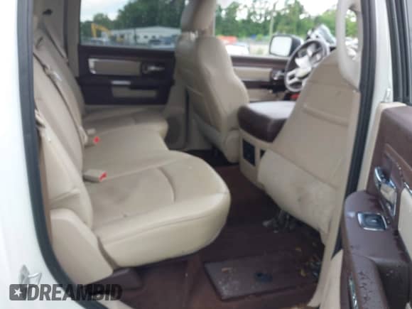 2017 Ram 1500 Laramie z VIN 1C6RR6NTXHS744604, wystawiony jako IAAI lot #42188107 z przebiegiem 234 088 mil mil oraz . Historia ofert i sprzedaży dostępna na DreamBid. Obrazek 8.