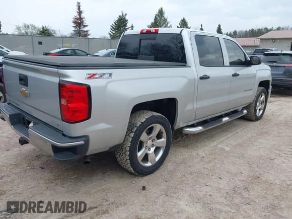 ✅ 2014 Chevrolet Silverado 1500 LT • VIN: 3GCUKREH3EG235137 • Lot: 42134613. Wystawiony na IAAI z przebiegiem 191 347 mil. Bezpłatny archiwum sprzedaży aukcyjnych z USA i szczegółowy raport historii pojazdu na DreamBid. Zdjęcie 4.