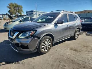 ✅ 2020 Nissan Rogue SV • VIN: JN8AT2MV2LW115721 • Lot: 82271125. Wystawiony na Copart z przebiegiem 106 353 mil. Bezpłatny archiwum sprzedaży aukcyjnych z USA i szczegółowy raport historii pojazdu na DreamBid. Zdjęcie 1.