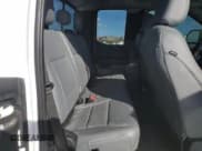 ✅ 2023 Ford F-350 • VIN: 1FT8X3BA1PED26053 • Lot: 42484225. Wystawiony na Copart z przebiegiem 5 648 mil. Bezpłatny archiwum sprzedaży aukcyjnych z USA i szczegółowy raport historii pojazdu na DreamBid. Zdjęcie 10.