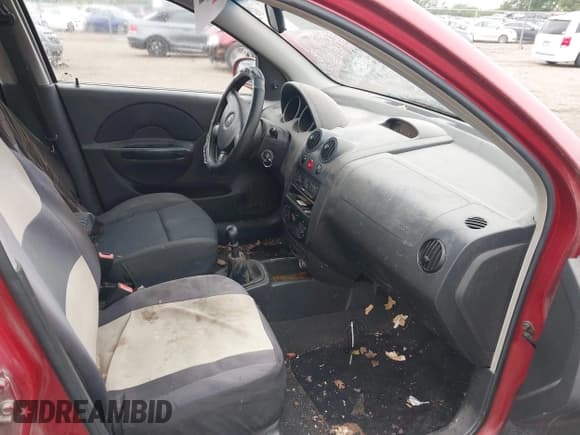 ✅ 2006 Chevrolet Aveo LS • VIN: KL1TD66686B681805 • Lot: 42307732. Wystawiony na IAAI z przebiegiem 172 769 mil. Bezpłatny archiwum sprzedaży aukcyjnych z USA i szczegółowy raport historii pojazdu na DreamBid. Zdjęcie 5.