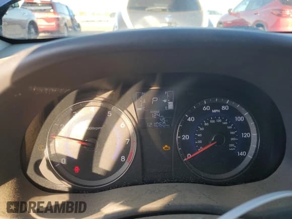 ✅ 2017 Hyundai Accent SE • VIN: KMHCT4AE8HU186182 • Лот: 76782674. Опубликован ранее на Copart с пробегом 121 060 миль. Бесплатный доступ к архиву аукционных продаж из США и подробный отчёт об истории автомобиля на DreamBid. Изображение 9.