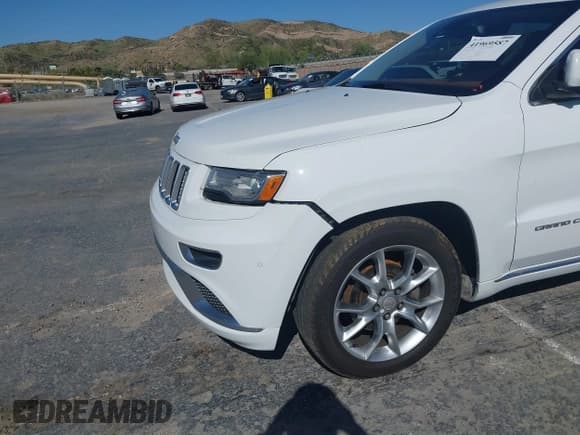 ✅ 2016 Jeep Grand Cherokee • VIN: 1C4RJEJM8GC321506 • Lot: 41969587. Listed on IAAI with 226,072 mi. Free auction sales archive from the USA and detailed vehicle history report at DreamBid. Image 6.