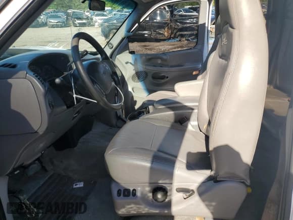 ✅ 1997 Ford F-150 XL • VIN: 1FTEX17L5VNC51677 • Lot: 52109775. Wystawiony na Copart z przebiegiem 285 473 mil. Bezpłatny archiwum sprzedaży aukcyjnych z USA i szczegółowy raport historii pojazdu na DreamBid. Zdjęcie 7.