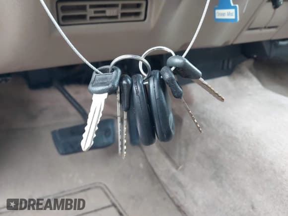 ✅ 1999 Chevrolet Suburban • VIN: 1GNFK16R7XJ456203 • Лот: 43906002. Опубликован ранее на IAAI с пробегом Не указан. Бесплатный доступ к архиву аукционных продаж из США и подробный отчёт об истории автомобиля на DreamBid. Изображение 11.