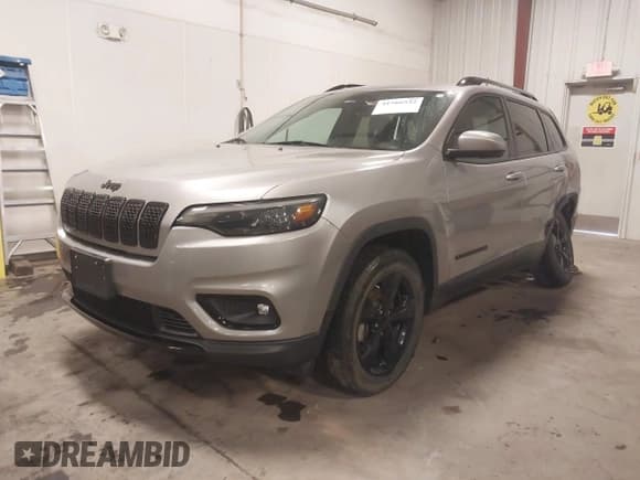 ✅ 2019 Jeep Cherokee Latitude Plus • VIN: 1C4PJMLX2KD427395 • Лот: 41586532. Опубликован ранее на IAAI с пробегом 84 033 миль. Бесплатный доступ к архиву аукционных продаж из США и подробный отчёт об истории автомобиля на DreamBid. Изображение 19.