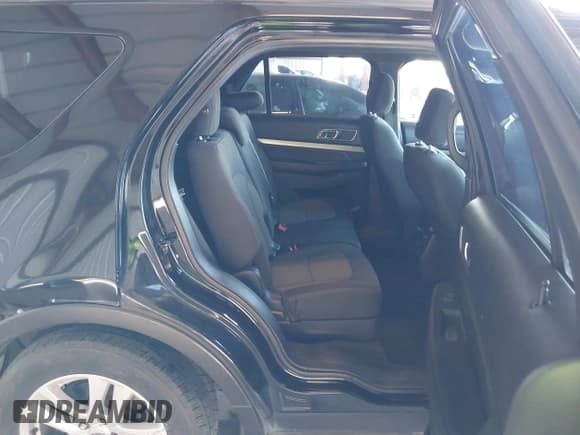 ✅ 2018 Ford Explorer XLT • VIN: 1FM5K8DH8JGA89092 • Lot: 43415973. Wystawiony na IAAI z przebiegiem 160 263 mil. Bezpłatny archiwum sprzedaży aukcyjnych z USA i szczegółowy raport historii pojazdu na DreamBid. Zdjęcie 8.