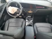 ✅ 2023 Kia Niro SX Touring • VIN: KNDCT3LEXP5055002 • Lot: 91713565. Wystawiony na Copart z przebiegiem 27 285 mil. Bezpłatny archiwum sprzedaży aukcyjnych z USA i szczegółowy raport historii pojazdu na DreamBid. Zdjęcie 8.