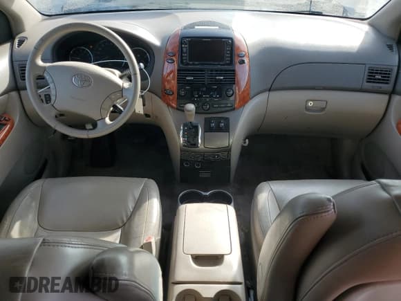 ✅ 2008 Toyota Sienna XLE • VIN: 5TDZK22C08S156438 • Lot: 89929165. Wystawiony na Copart z przebiegiem 128 996 mil. Bezpłatny archiwum sprzedaży aukcyjnych z USA i szczegółowy raport historii pojazdu na DreamBid. Zdjęcie 8.