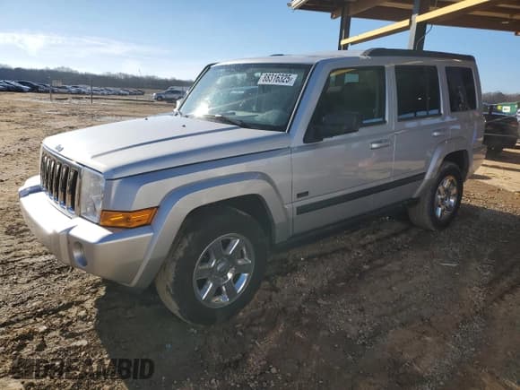 ✅ 2007 Jeep Commander Sport • VIN: 1J8HH48PX7C673254 • Лот: 88316325. Опубликован ранее на Copart с пробегом 107 899 миль. Бесплатный доступ к архиву аукционных продаж из США и подробный отчёт об истории автомобиля на DreamBid. Изображение 1.