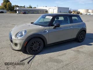 ✅ 2019 MINI Hardtop Cooper • VIN: WMWXP5C55K2H95844 • Lot: 70742645. Listed on Copart with 63,605 mi. Free auction sales archive from the USA and detailed vehicle history report at DreamBid. Image 1.