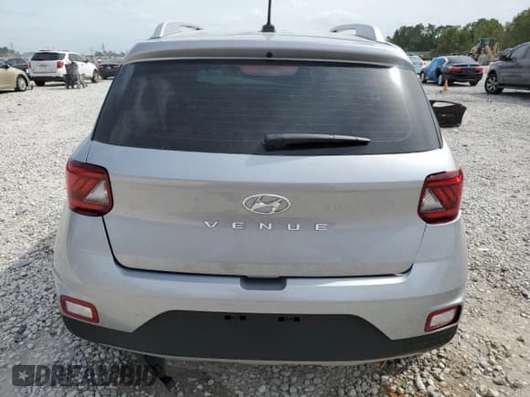 ✅ 2025 Hyundai Venue SEL • VIN: KMHRC8A35SU365903 • Lot: 53184665. Listed on Copart with 1,455 mi. Free auction sales archive from the USA and detailed vehicle history report at DreamBid. Image 6.