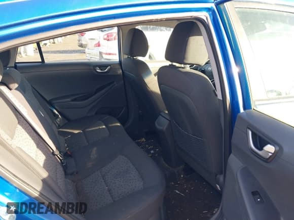 ✅ 2017 Hyundai Ioniq Blue • VIN: KMHC65LC0HU026306 • Lot: 41707234. Wystawiony na IAAI z przebiegiem 77 793 mil. Bezpłatny archiwum sprzedaży aukcyjnych z USA i szczegółowy raport historii pojazdu na DreamBid. Zdjęcie 8.