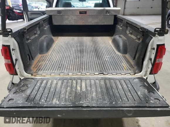 ✅ 2018 GMC Sierra 1500 • VIN: 1GTN1LEH2JZ184051 • Лот: 94202575. Опубликован ранее на Copart с пробегом 108 882 миль. Бесплатный доступ к архиву аукционных продаж из США и подробный отчёт об истории автомобиля на DreamBid. Изображение 10.