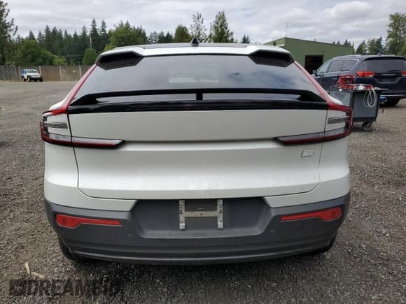 ✅ 2023 Volvo C40 Ultimate • VIN: YV4ED3GMXP2049089 • Lot: 64018605. Wystawiony na Copart z przebiegiem 38 432 mil. Bezpłatny archiwum sprzedaży aukcyjnych z USA i szczegółowy raport historii pojazdu na DreamBid. Zdjęcie 6.